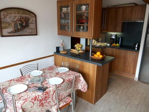 Appartement Bagnères-de-Luchon, 3 pièces, 6 personnes - FR-1-313-164