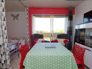 Appartement Balaruc-les-Bains, 1 pièce, 2 personnes - FR-1-553-176