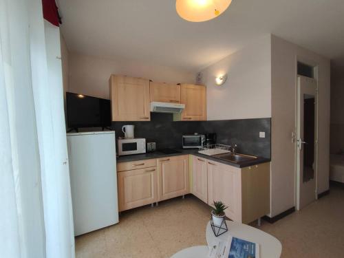 Appartement Balaruc-les-Bains, 1 pièce, 2 personnes - FR-1-571-18