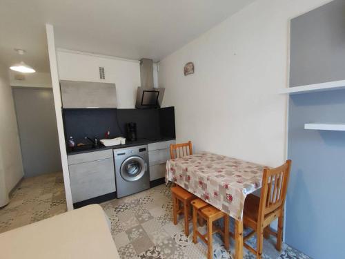 Appartement Balaruc-les-Bains, 1 pièce, 2 personnes - FR-1-571-54