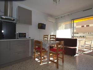 Appartement Balaruc-les-Bains, 1 pièce, 4 personnes - FR-1-553-101