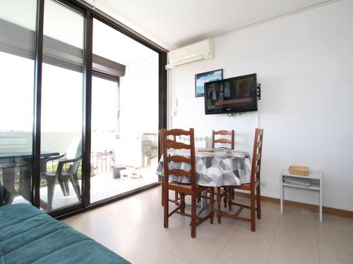 Appartement Balaruc-les-Bains, 1 pièce, 4 personnes - FR-1-553-39