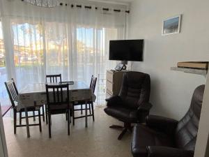 Appartement Balaruc-les-Bains, 1 pièce, 4 personnes - FR-1-571-34