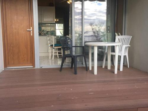 Appartement Balaruc-les-Bains, 1 pièce, 4 personnes - FR-1-680-4