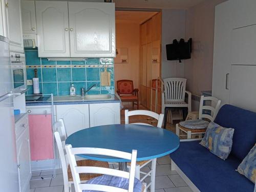 Appartement Balaruc-les-Bains, 1 pièce, 4 personnes - FR-1-680-4