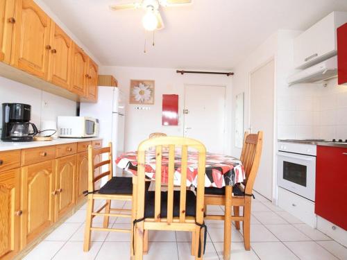 Appartement Balaruc-les-Bains, 2 pièces, 2 personnes - FR-1-553-57