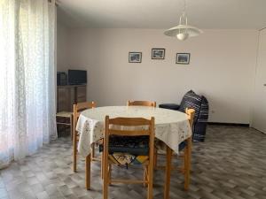Appartement Balaruc-les-Bains, 2 pièces, 4 personnes - FR-1-503-29