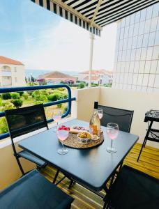 Appartement + balcon vue mer plein sud
