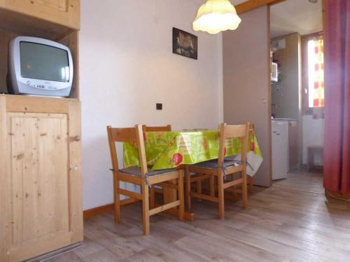 Appartement Bellentre, 2 pièces, 5 personnes - FR-1-329-23