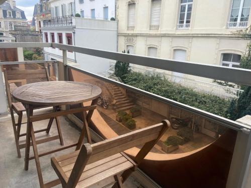 Appartement Biarritz, 1 pièce, 2 personnes - FR-1-239-734