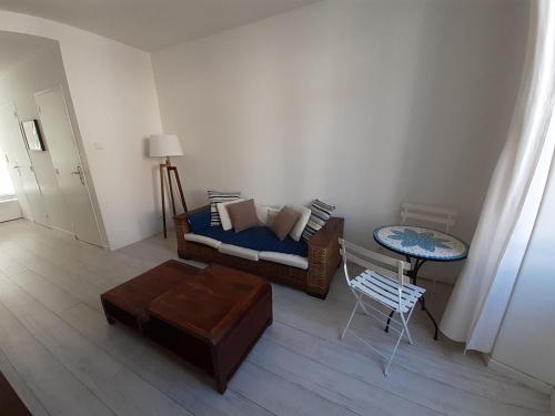 Appartement Biarritz, 1 pièce, 2 personnes - FR-1-239-760