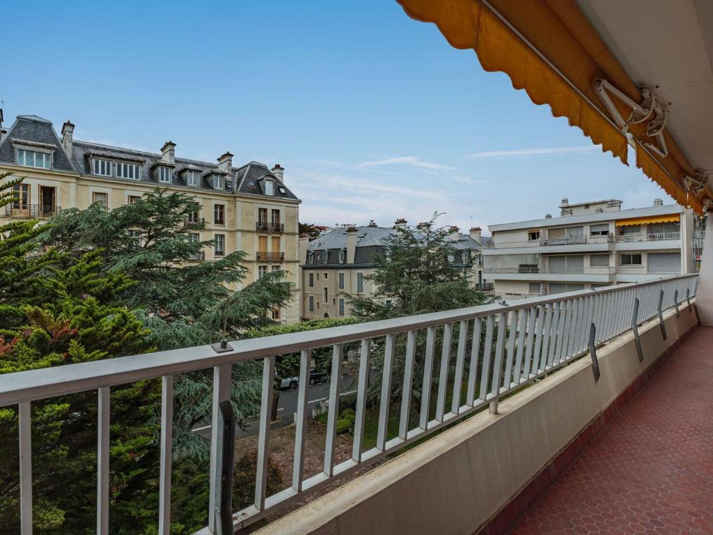 Appartement Appartement Biarritz, 3 pièces, 4 personnes - FR-1-3-560 3 AVENUE DE LA REINE NATHALIE BAT E ETAGE 4 N°42 64200 Biarritz