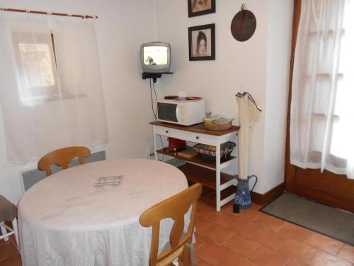 Appartement Biron, 2 pièces, 2 personnes - FR-1-616-122
