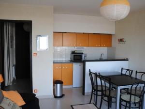 Appartement Appartement Biscarrosse Plage, 2 pièces, 6 personnes - FR-1-319-200 372 Boulevard Des Sables - RÃ©sidence Les Sables Appartement B 421 - 40600 Biscarrosse-Plage Aquitaine