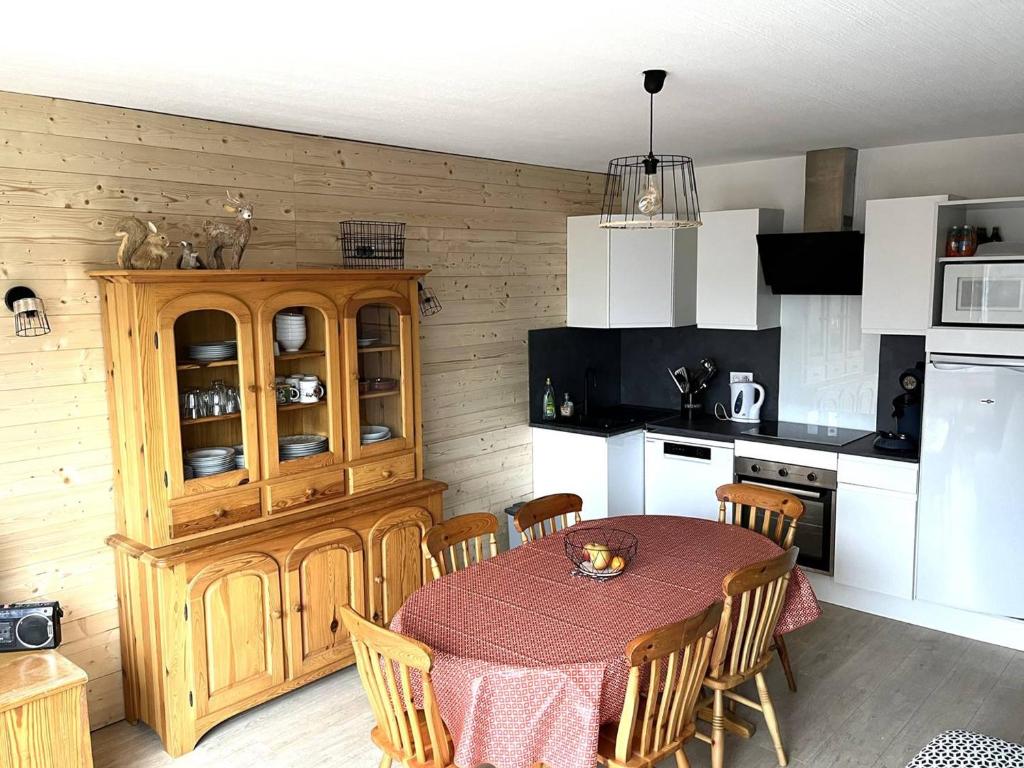 Appartement Bolquère-Pyrénées 2000, 3 pièces, 8 personnes - FR-1-592-57 RESIDENCE LES GRANDS HORIZONS ROUTE DE LA FORET BAT C APPART 18, 66210 Font-Romeu-Odeillo-Via