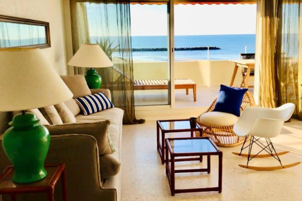 Appartement Appartement Bord de Mer Carnon 1re ligne Direct Plage 116 Avenue Grassion Cibrand 34280 Mauguio