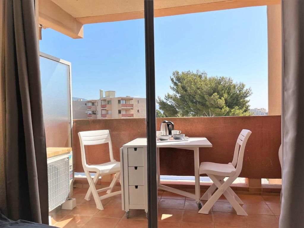 Appartement Bormes-les-Mimosas, 1 pièce, 2 personnes - FR-1-251-414 AVENUE DE LA MER Batiment L - Appartement N°344 - 2ème étage, 83230 Bormes-les-Mimosas