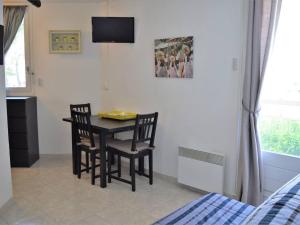 Appartement Bormes-les-Mimosas, 1 pièce, 3 personnes - FR-1-251-393