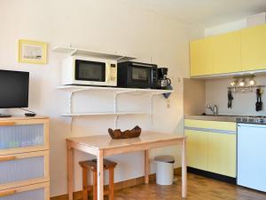 Appartement Bormes-les-Mimosas, 1 pièce, 4 personnes - FR-1-251-105