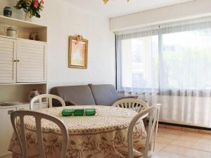 Appartement Bormes-les-Mimosas, 1 pièce, 4 personnes - FR-1-251-394