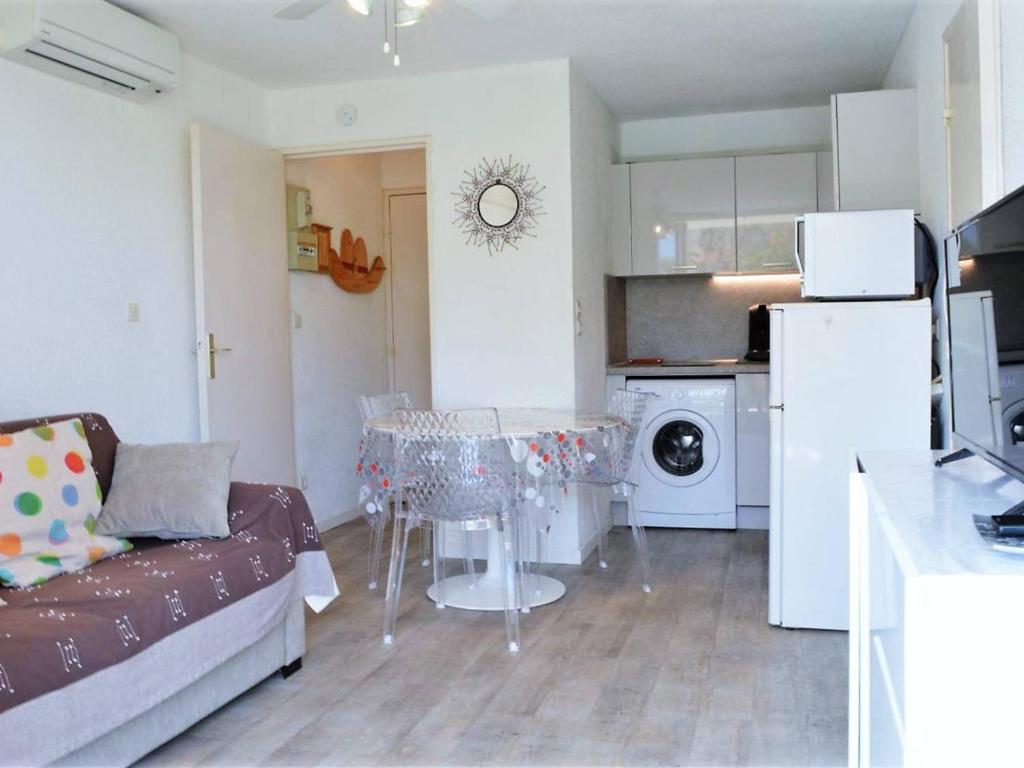 Appartement Bormes-les-Mimosas, 2 pièces, 4 personnes - FR-1-251-278 Batiment 12 - Appartement NÂ° 383 - Avenue De La Mer -, 83230 Bormes-les-Mimosas