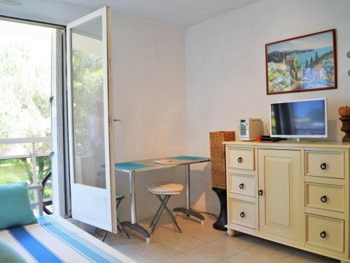 Appartement Bormes-les-Mimosas, 2 pièces, 4 personnes - FR-1-251-365