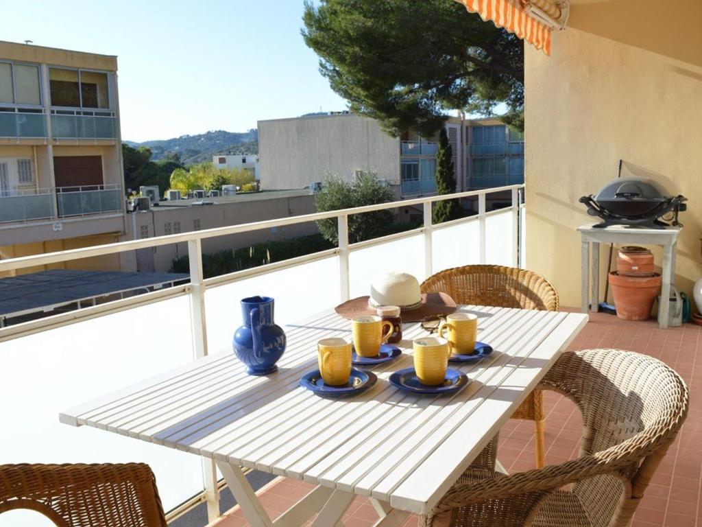 Appartement Bormes-les-Mimosas, 2 pièces, 4 personnes - FR-1-251-99 Residence Le Levant Faviere - Batiment  E - Appartement  NÂ°41 - Boulevard Du Front De Mer, 83230 Bormes-les-Mimosas