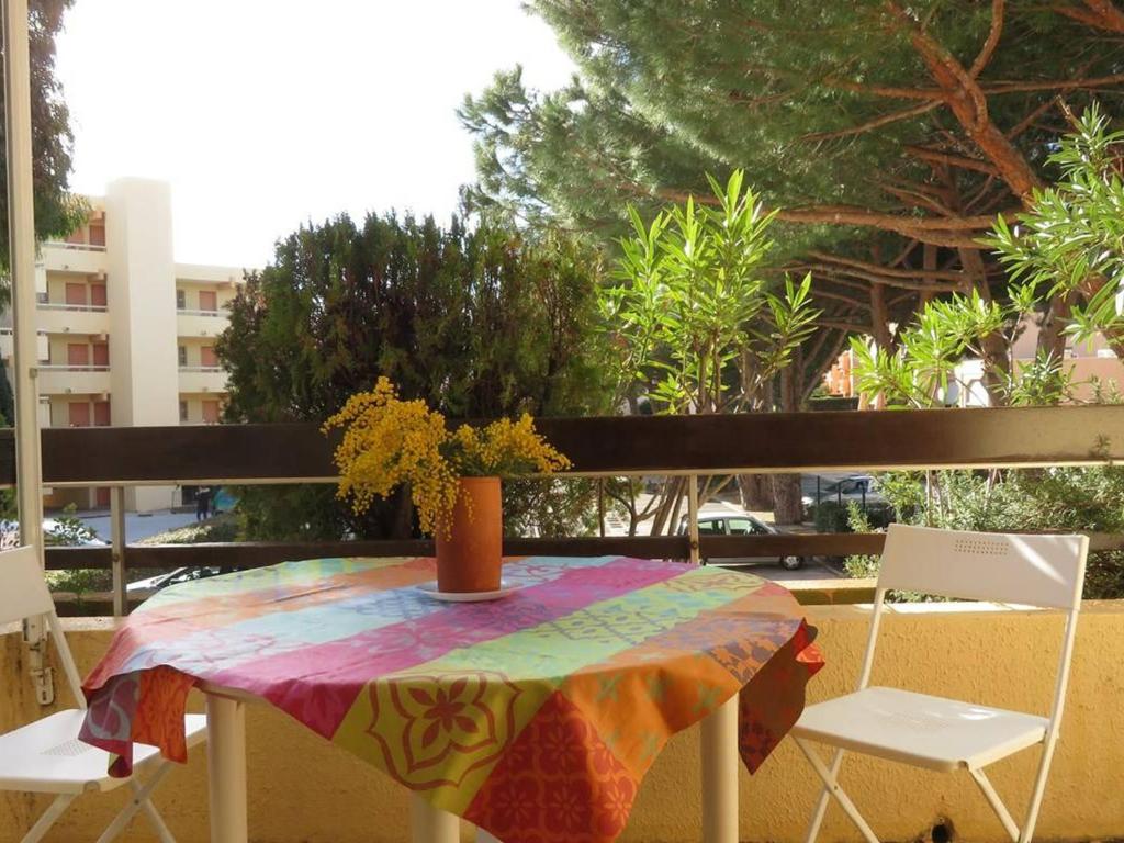 Appartement Bormes-les-Mimosas, 2 pièces, 4 personnes - FR-1-610-2 493 boulevard de la Plage numéro 102 1er étage - AT0002, 83230 Bormes-les-Mimosas