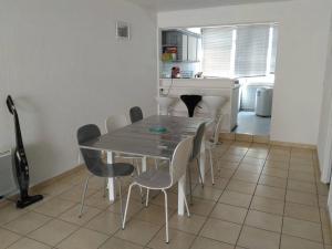 Appartement Bormes-les-Mimosas, 3 pièces, 6 personnes - FR-1-308-48
