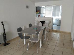 Appartement Appartement Bormes-les-Mimosas, 3 pièces, 6 personnes - FR-1-308-48 Appartement N°2 - RDC du Bât 2 4, Avenue des Martyrs de la Résistance 83230 Bormes-les-Mimosas Provence-Alpes-Côte d\'Azur