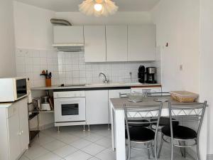 Appartement Bouzigues, 2 pièces, 4 personnes - FR-1-604-13