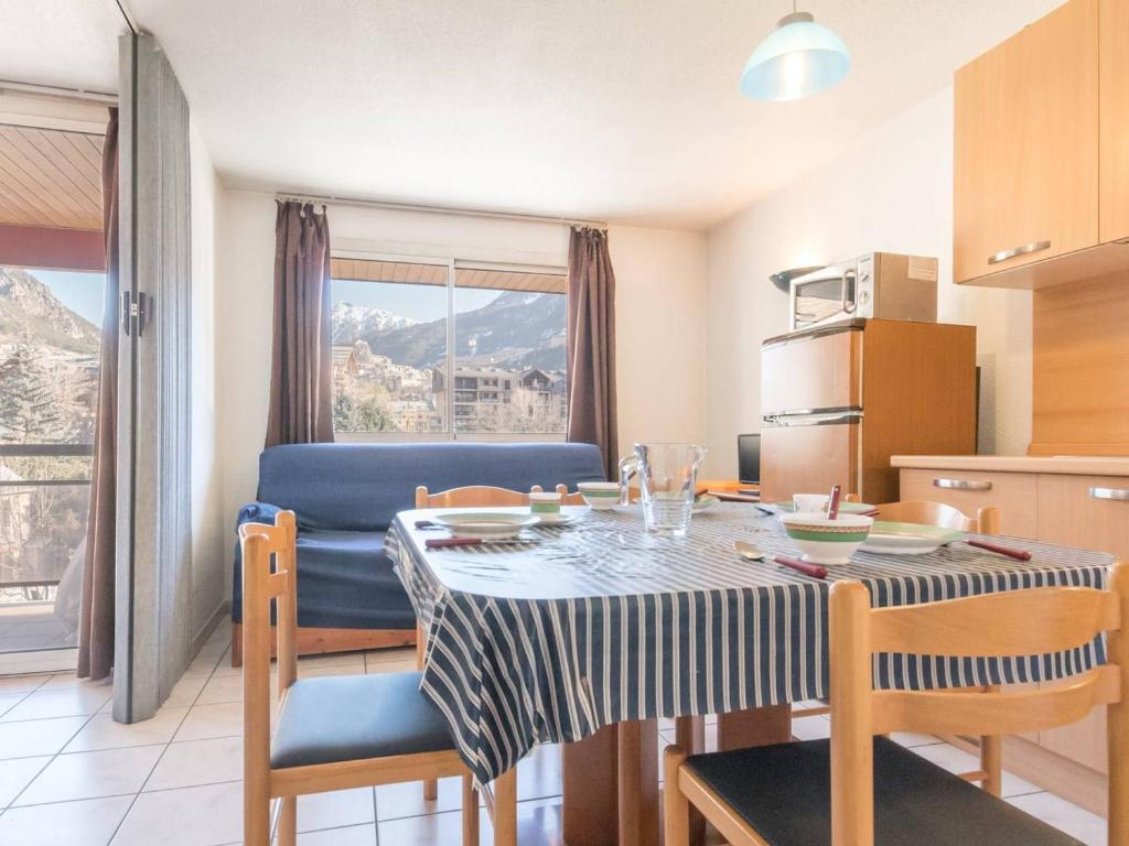 Appartement Appartement Briançon, 2 pièces, 6 personnes - FR-1-330C-22 7 Bis Avenue RenÃ© Froger -  - 05100 Briançon