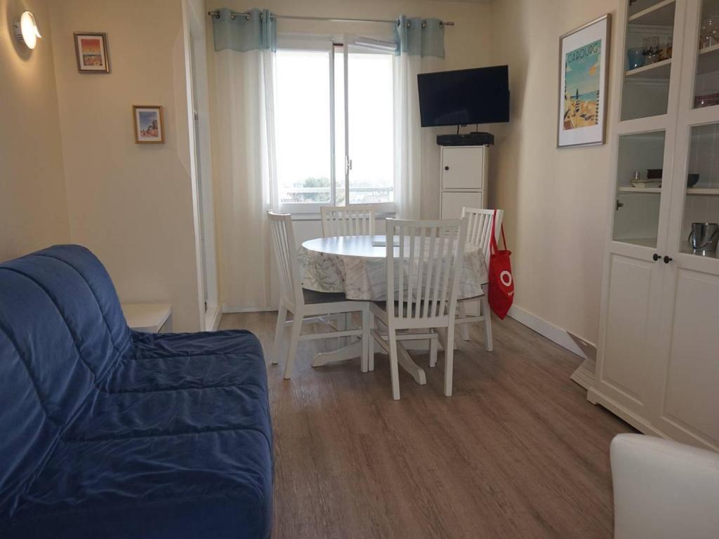 Appartement Appartement Cabourg, 2 pièces, 4 personnes - FR-1-465-61 36 Avenue Astrid Briand Bat C 14390 Cabourg