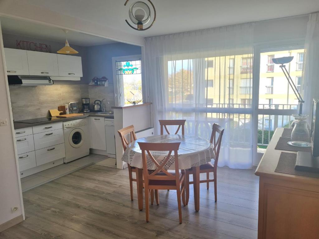 Appartement Cabourg, 2 pièces, 4 personnes - FR-1-487-144 6 avenue de la divette Bâtiment C2, 14390 Cabourg