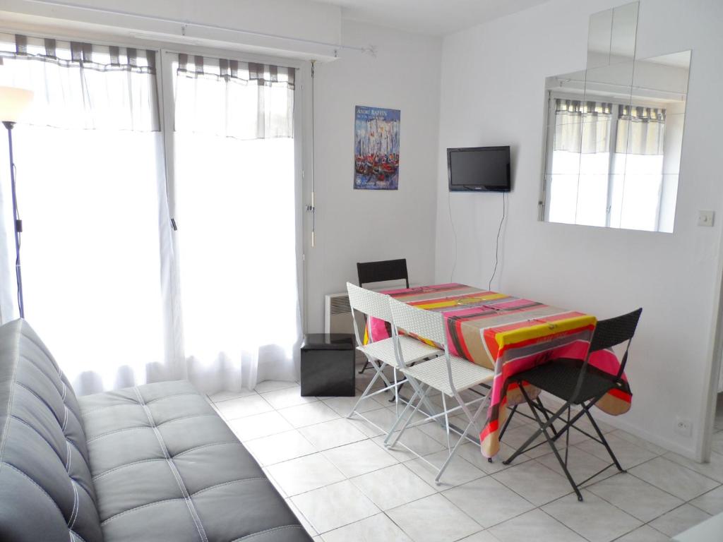 Appartement Cabourg, 2 pièces, 4 personnes - FR-1-487-168 13 avenue de la divette Résidence Le Sporting Bâtiment 6, 14390 Cabourg