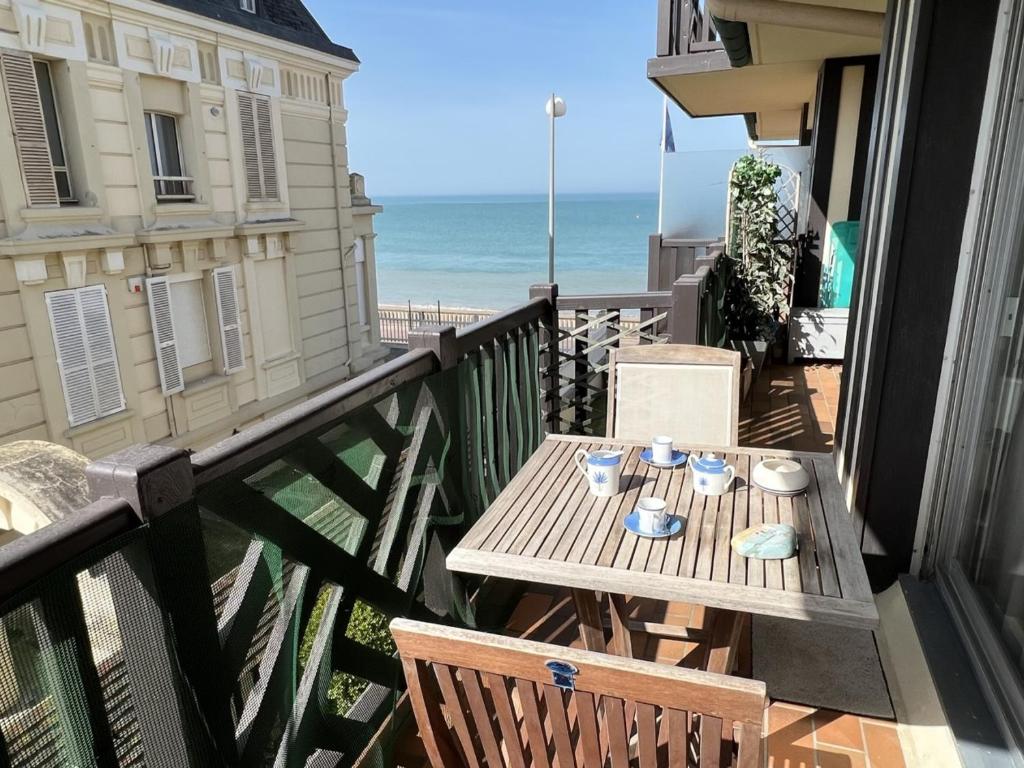 Appartement Appartement Cabourg, 2 pièces, 4 personnes - FR-1-487-227 49 Avenue du Commandant Touchard 14390 Cabourg