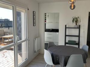 Appartement Appartement Cabourg, 2 pièces, 4 personnes - FR-1-487-239 4 Avenue de la Divette 14390 Cabourg Normandie