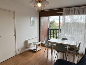 Appartement Appartement Cabourg, 2 pièces, 5 personnes - FR-1-487-153 45 Avenue de la Bizontine RESIDENCE LA BIZONTINE 14390 Cabourg Normandie