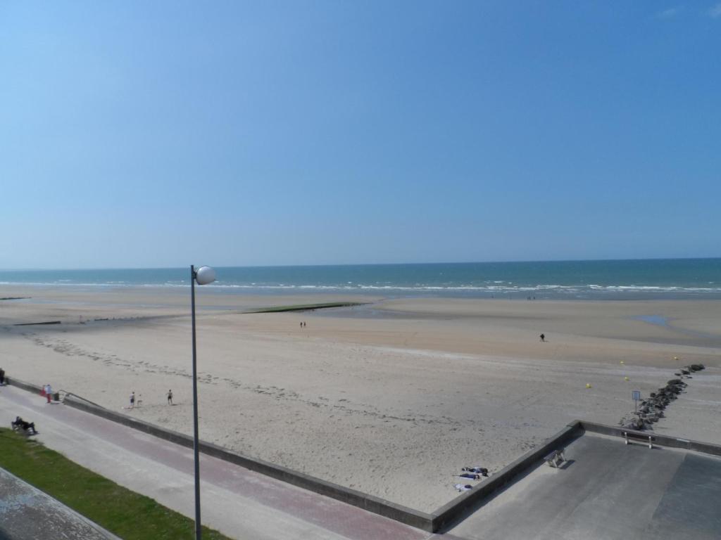 Appartement Appartement Cabourg, 3 pièces, 4 personnes - FR-1-487-145 Avenue Durand Morimbau RESIDENCE CAP CABOURG Bâtiment Q 14390 Cabourg