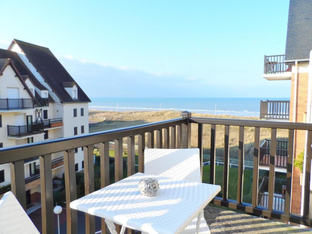 Appartement Appartement Cabourg, 3 pièces, 4 personnes - FR-1-487-156 33 Boulevard des Diablotins RESIDENCE FLEUR MARINE Bâtiment 10 14390 Cabourg