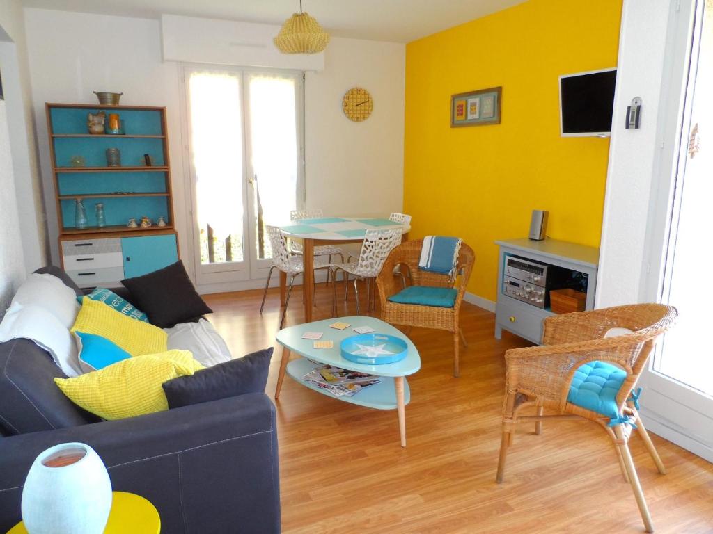 Appartement Appartement Cabourg, 3 pièces, 6 personnes - FR-1-487-183 32 bis Avenue de la paix RESIDENCE LA ROSERAIE Bâtiment B 14390 Cabourg