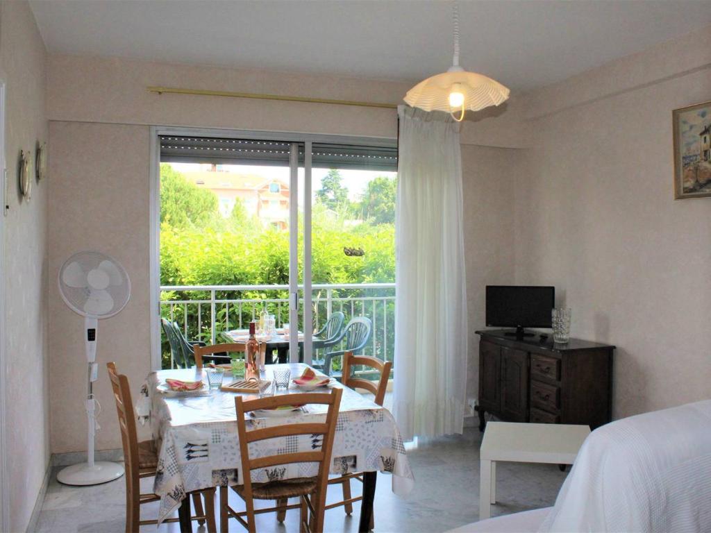 Appartement Appartement Cagnes-sur-Mer, 1 pièce, 4 personnes - FR-1-252A-56 APPARTEMENT Studio au 1er 18 Avenue des Mimosas 06800 Cagnes-sur-Mer