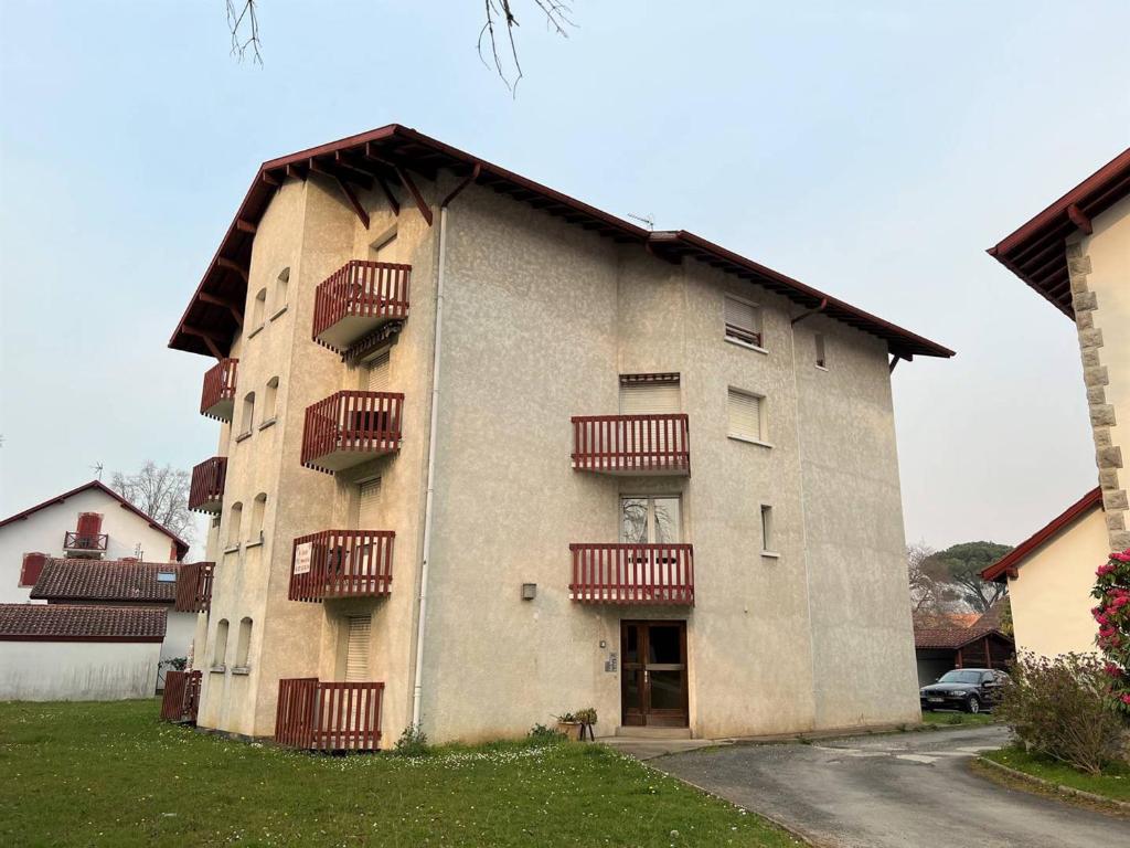 Appartement Appartement Cambo-les-Bains, 1 pièce, 2 personnes - FR-1-495-50 19 avenue de Navarre Rce EGOITZ ONA  appt 7 1er etg 64250 Cambo-les-Bains