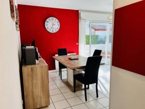 Appartement Appartement Cambo-les-Bains, 2 pièces, 2 personnes - FR-1-495-102 13 avenue de Navarre Rce CLOS ERDISKA , appt N°2 64250 Cambo-les-Bains Aquitaine