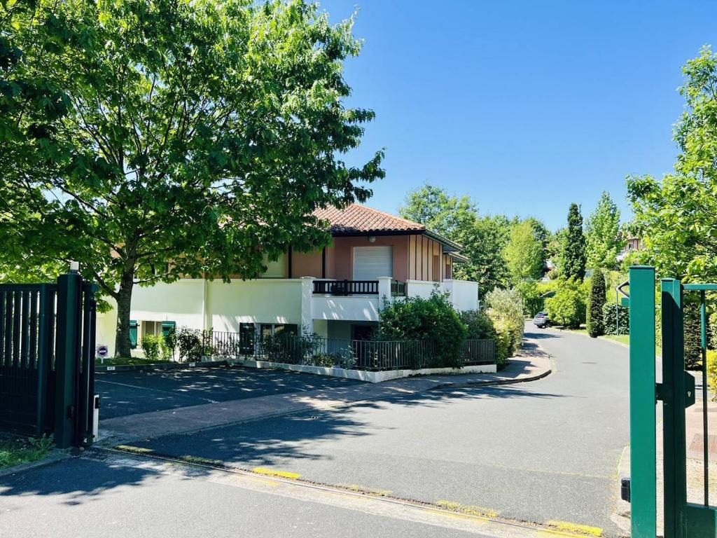 Appartement Cambo-les-Bains, 2 pièces, 2 personnes - FR-1-495-107 10 avenue Pringle Résidence MENDI ALDE bât B appt 16, 64250 Cambo-les-Bains