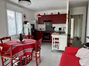 Appartement Appartement Cambo-les-Bains, 2 pièces, 2 personnes - FR-1-495-5 12 avenue d'Espagne Rce ASSANTZA BERRI A16 1er étage 64250 Cambo-les-Bains Aquitaine