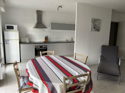 Appartement Cambo-les-Bains, 2 pièces, 2 personnes - FR-1-495-56