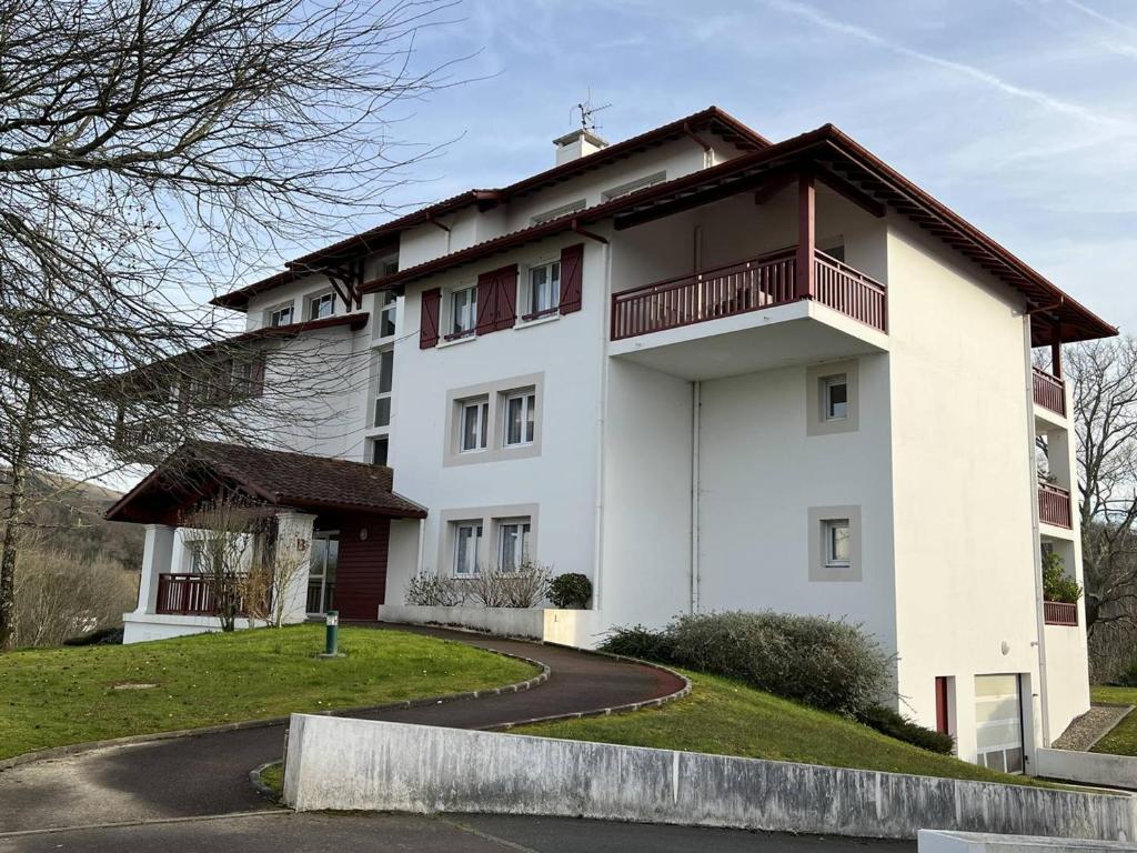 Appartement Appartement Cambo-les-Bains, 2 pièces, 3 personnes - FR-1-495-76 Avenue du Professeur Grancher Parc Rosa Enia Rce ASTIOGARRA C30 64250 Cambo-les-Bains