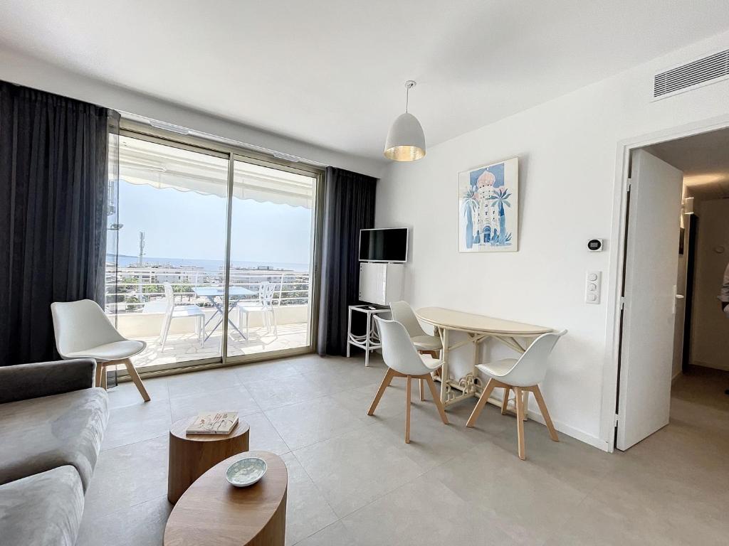 Appartement Appartement Cannes, 2 pièces, 3 personnes - FR-1-470-59 Résidence l'Armorial 6 Avenue des Hespérides 06400 Cannes