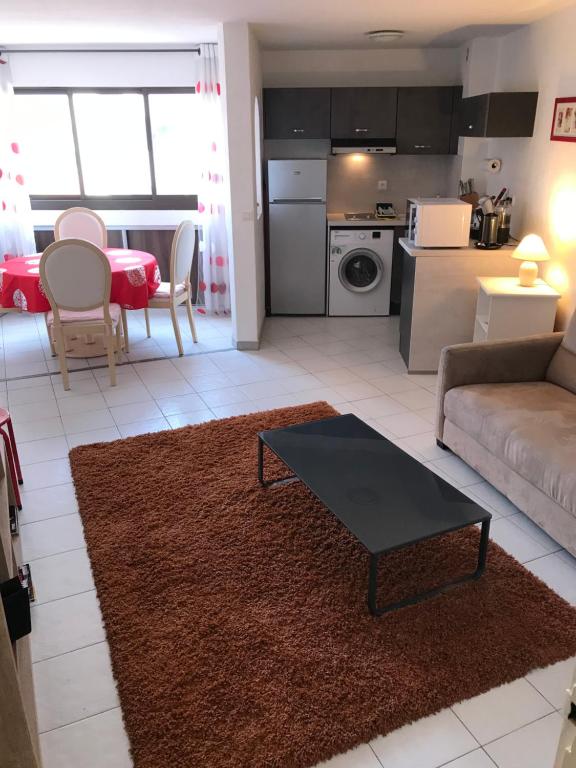 Appartement Appartement CANNES bord de mer 84 Rue Georges Clemenceau 06400 Cannes